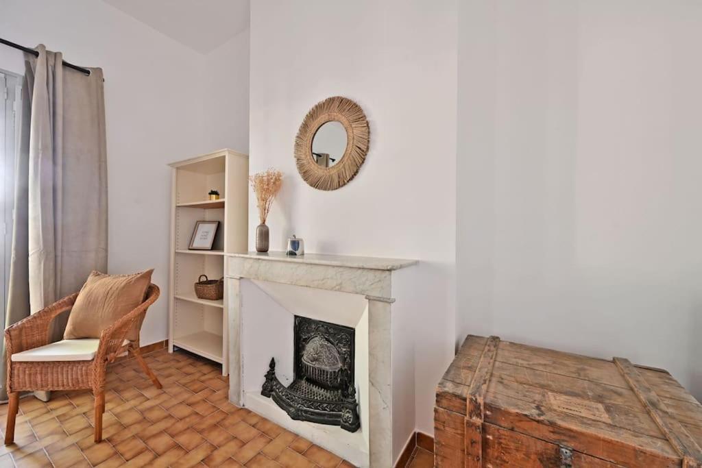 Au Coeur Des Platanes - Parking Gratuit Sous-Terrain - Clim - Balcon Apartment Avignon Exterior photo