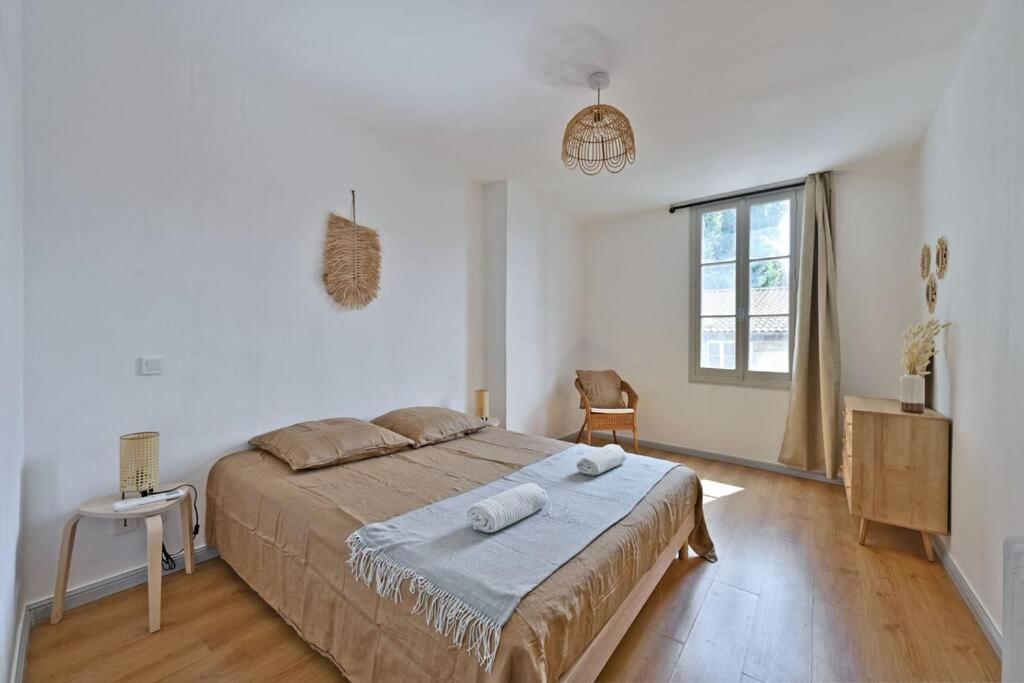 Au Coeur Des Platanes - Parking Gratuit Sous-Terrain - Clim - Balcon Apartment Avignon Exterior photo
