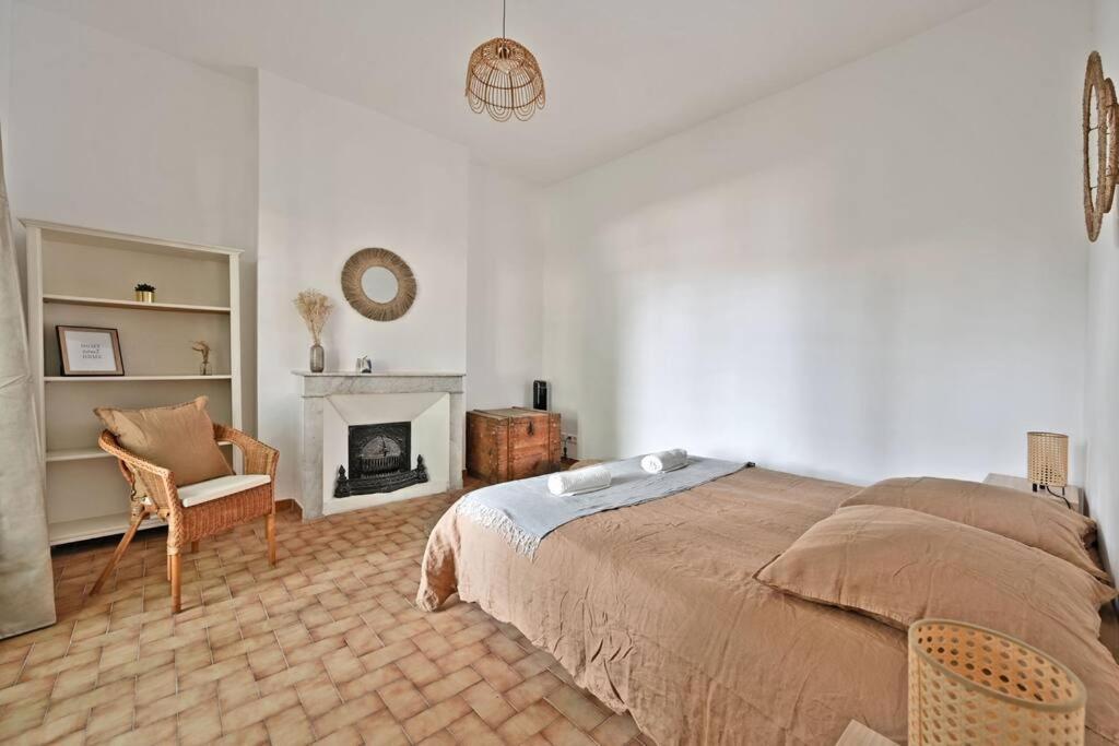 Au Coeur Des Platanes - Parking Gratuit Sous-Terrain - Clim - Balcon Apartment Avignon Exterior photo