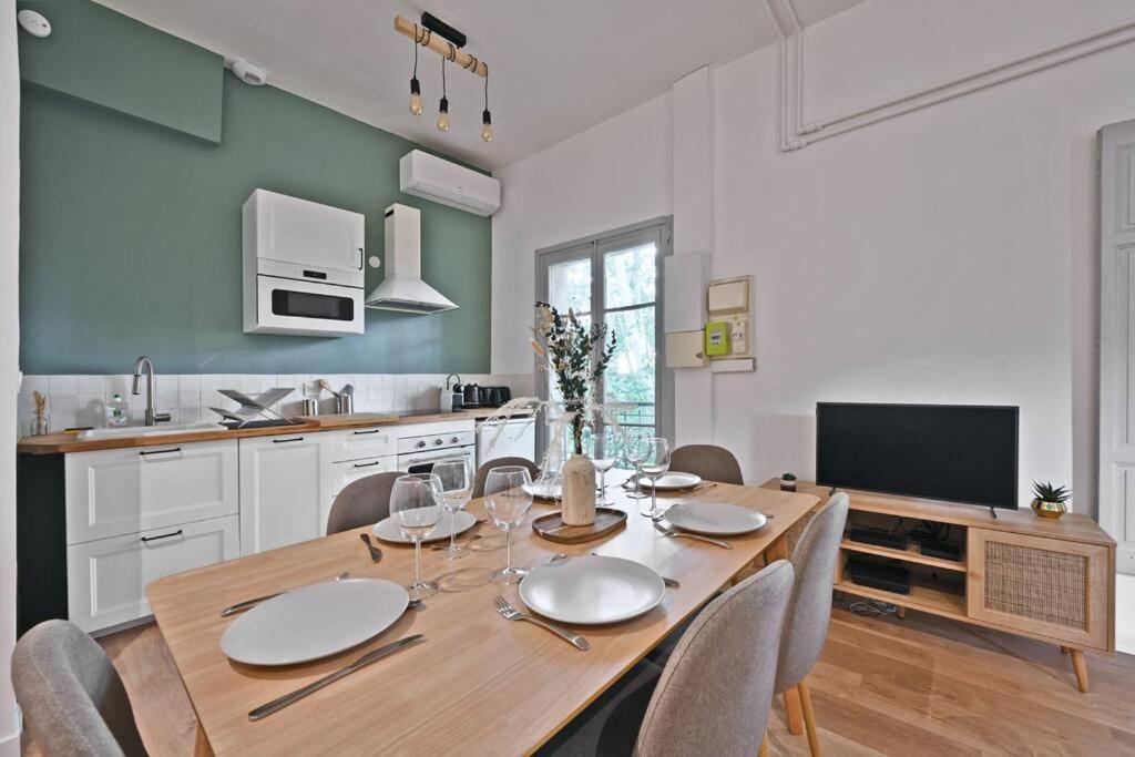 Au Coeur Des Platanes - Parking Gratuit Sous-Terrain - Clim - Balcon Apartment Avignon Exterior photo