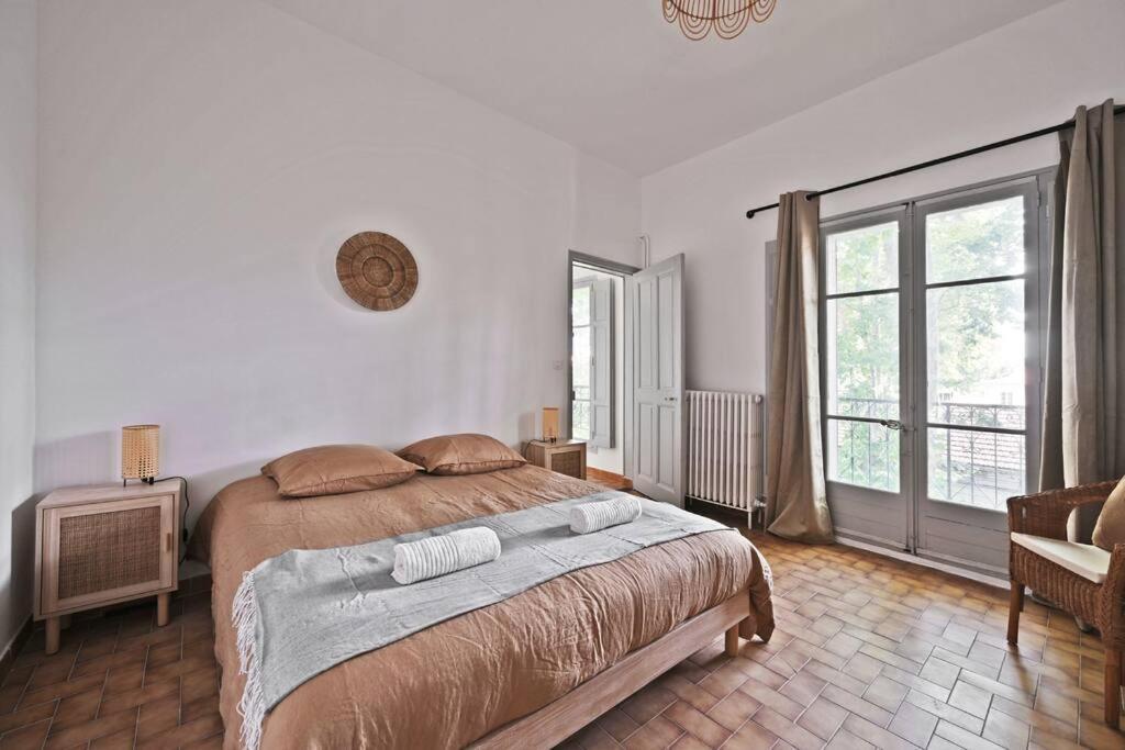 Au Coeur Des Platanes - Parking Gratuit Sous-Terrain - Clim - Balcon Apartment Avignon Exterior photo